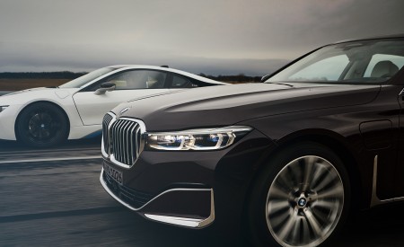 2020 BMW 7-Series 745Le Plug-In Hybrid Detail Wallpapers 450x275 (78)