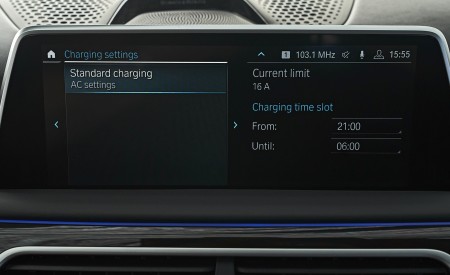 2020 BMW 7-Series 745Le xDrive Plug-In Hybrid Central Console Wallpapers 450x275 (52)