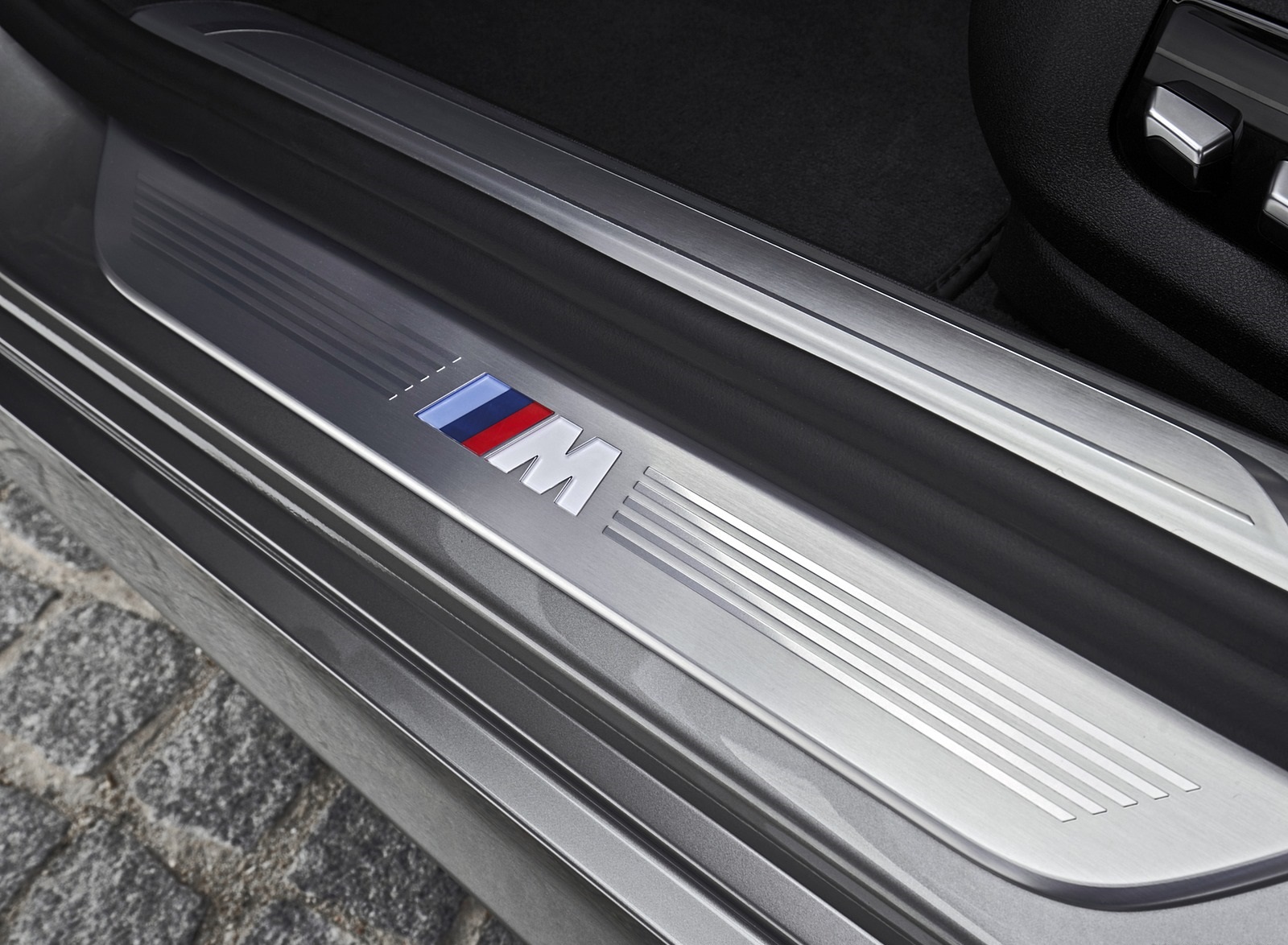 2020 BMW 7-Series 745Le xDrive Plug-In Hybrid Door Sill Wallpapers #43 of 131