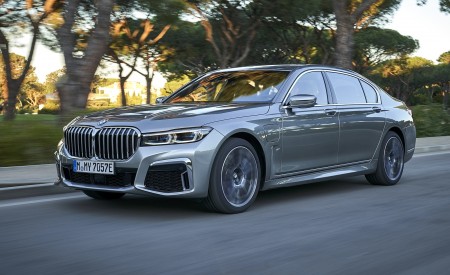 2020 BMW 7-Series 745Le xDrive Plug-In Hybrid Front Three-Quarter Wallpapers 450x275 (10)