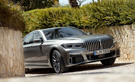 2020 BMW 7-Series 745Le xDrive Plug-In Hybrid Front Wallpapers 450x275 (90)