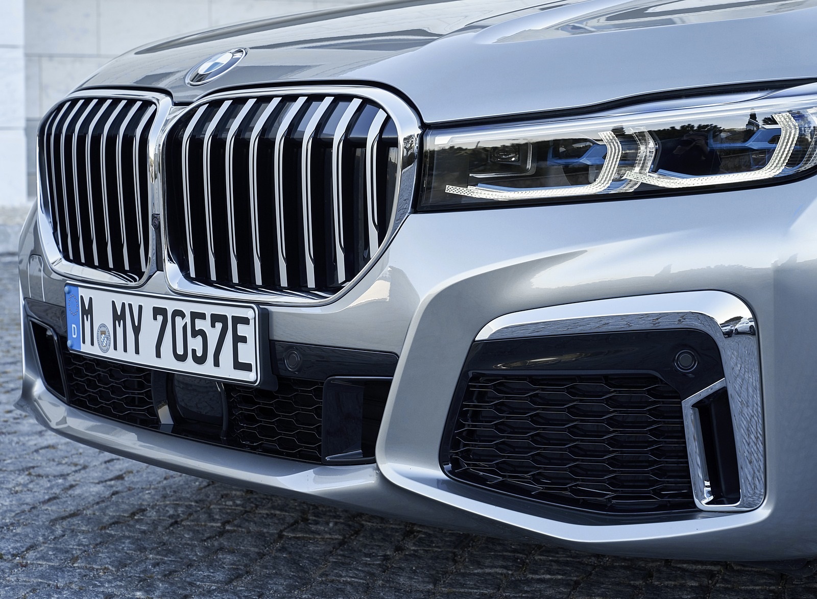 2020 BMW 7-Series 745Le xDrive Plug-In Hybrid Headlight Wallpapers #37 of 131