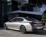 2020 BMW 7-Series 745Le xDrive Plug-In Hybrid Rear Three-Quarter Wallpapers  150x120 (28)
