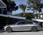 2020 BMW 7-Series 745Le xDrive Plug-In Hybrid Side Wallpapers 150x120 (32)