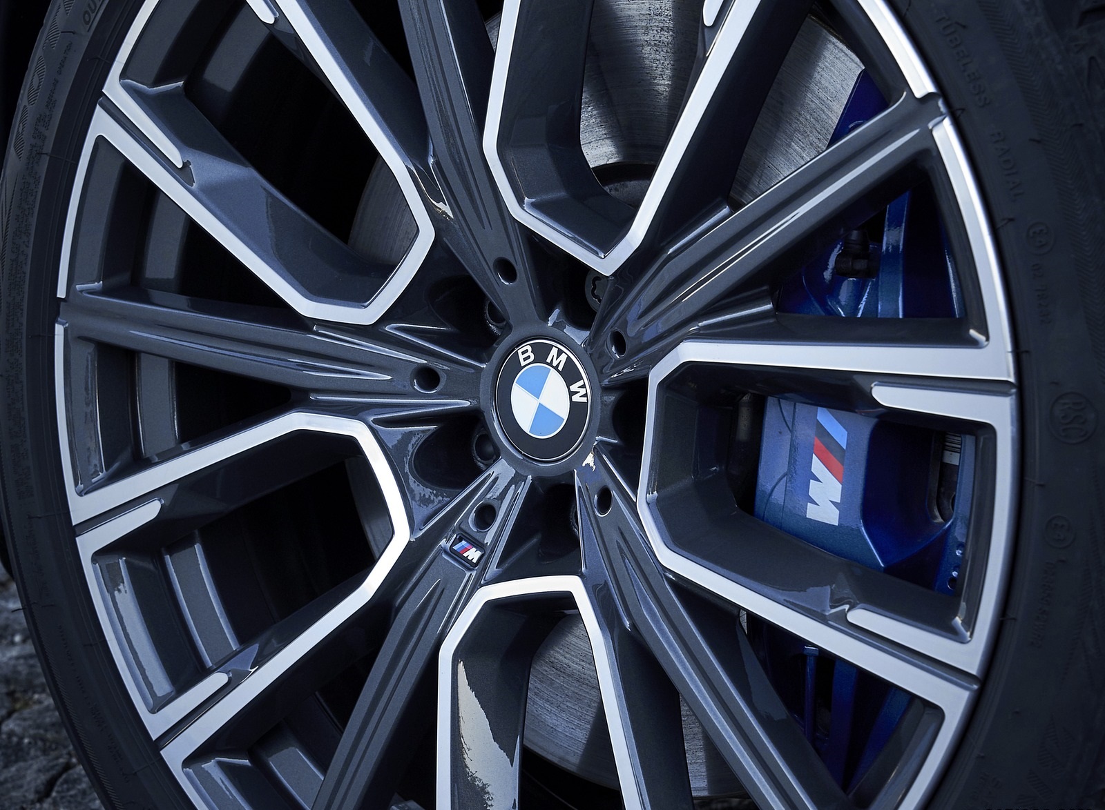 2020 BMW 7-Series 745Le xDrive Plug-In Hybrid Wheel Wallpapers #41 of 131