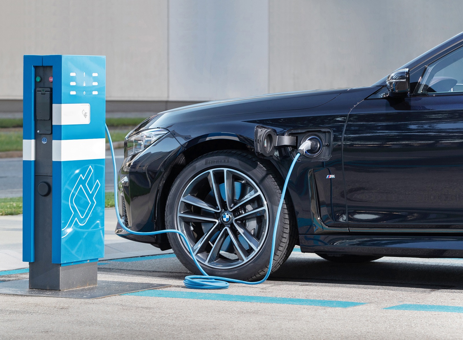 2020 BMW 7-Series Plug-In Hybrid Charging Wallpapers #124 of 131