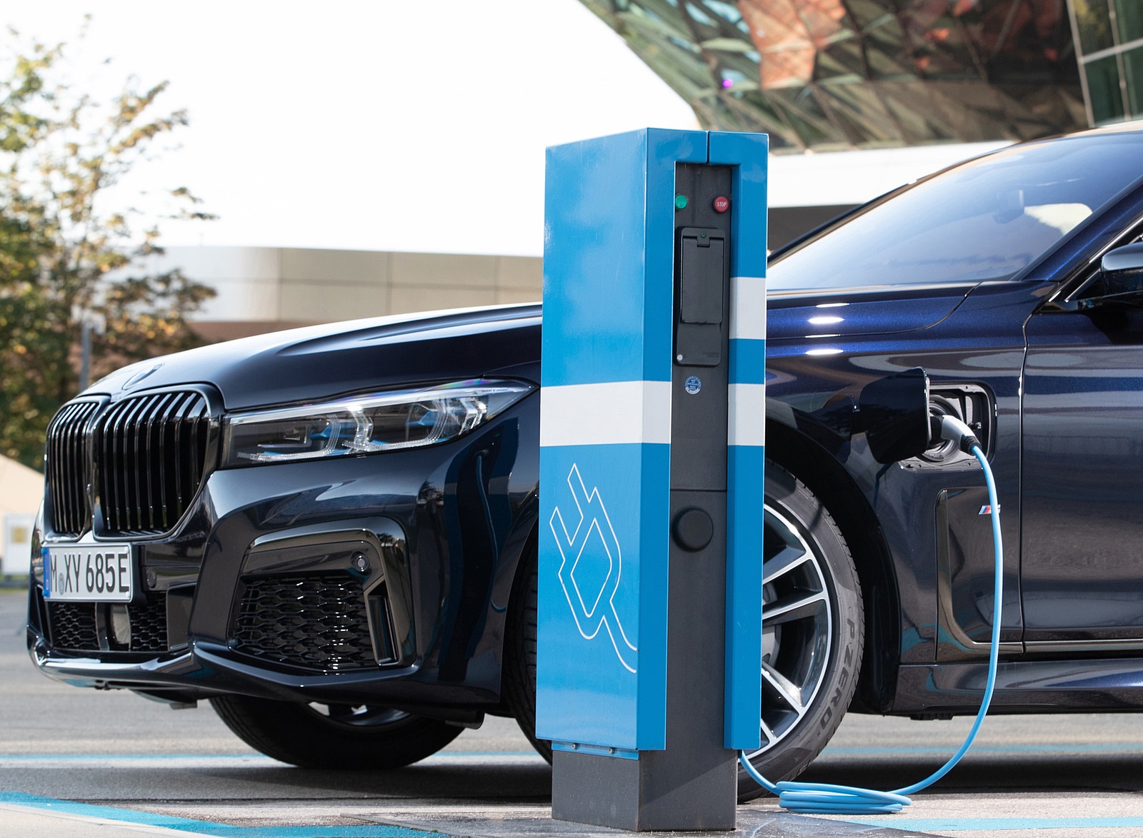 2020 BMW 7-Series Plug-In Hybrid Charging Wallpapers #126 of 131