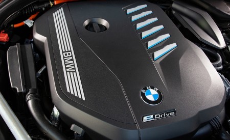 2020 BMW 7-Series Plug-In Hybrid Engine Wallpapers 450x275 (127)