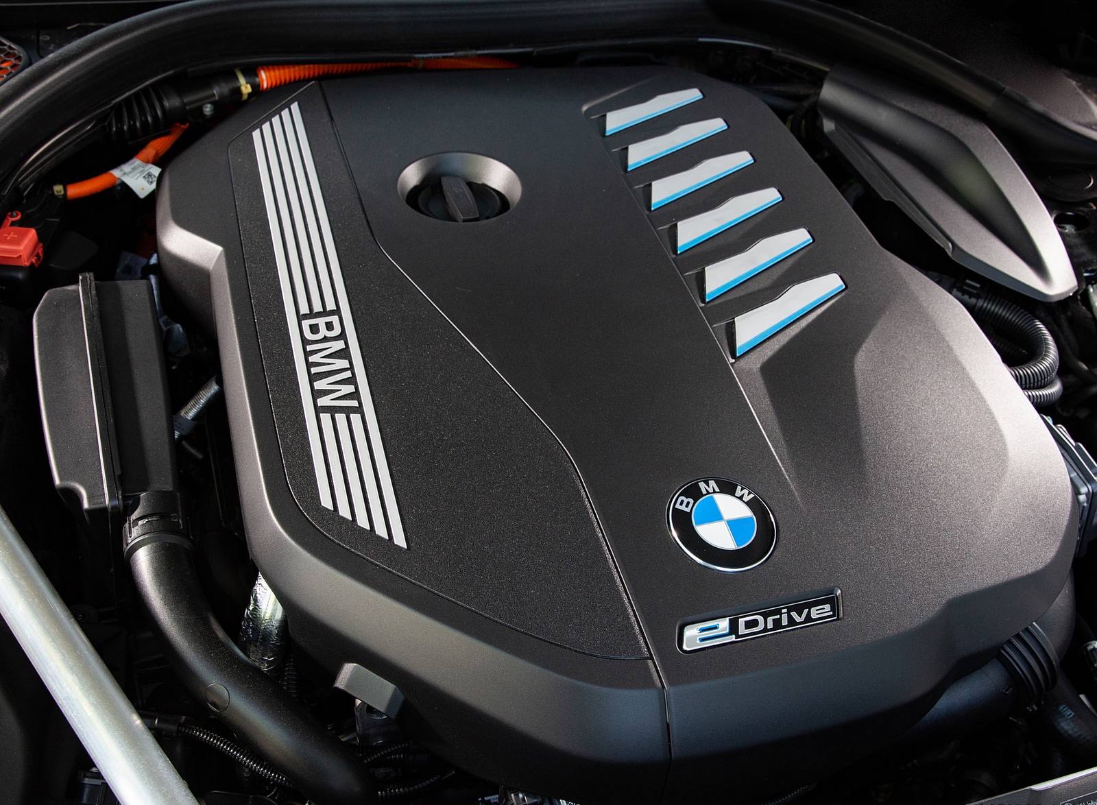 2020 BMW 7-Series Plug-In Hybrid Engine Wallpapers #127 of 131