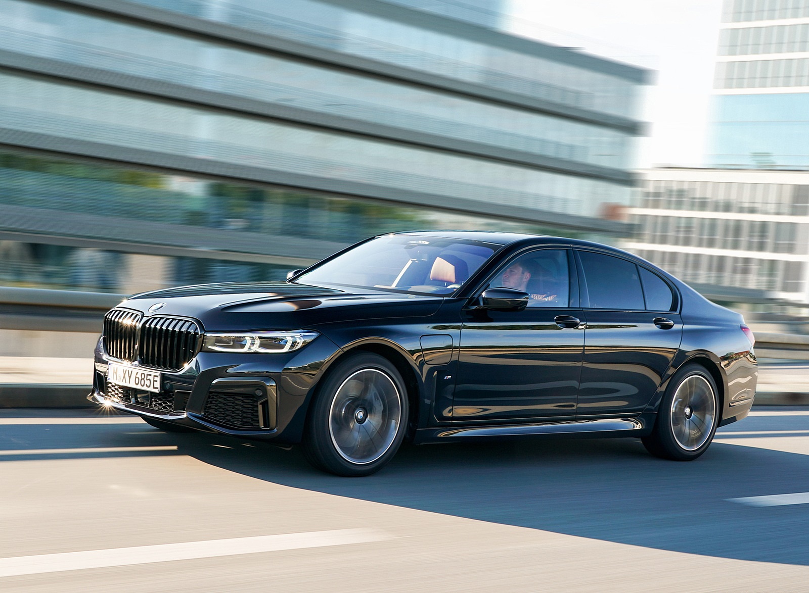 2020 BMW 7-Series Plug-In Hybrid Front Three-Quarter Wallpapers #116 of 131