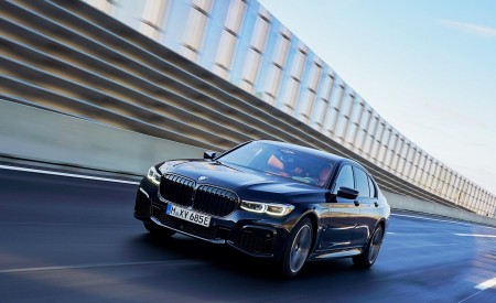 2020 BMW 7-Series Plug-In Hybrid Front Three-Quarter Wallpapers 450x275 (107)