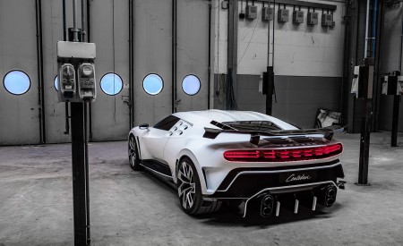 2020 Bugatti Centodieci Rear Three-Quarter Wallpapers 450x275 (3)
