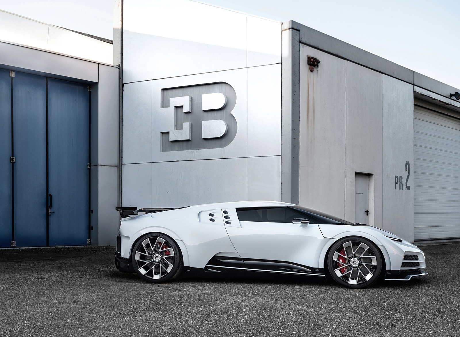2020 Bugatti Centodieci Side Wallpapers #48 of 66
