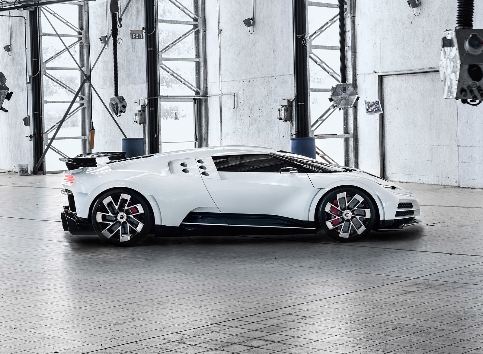 2020 Bugatti Centodieci Side Wallpapers (9)