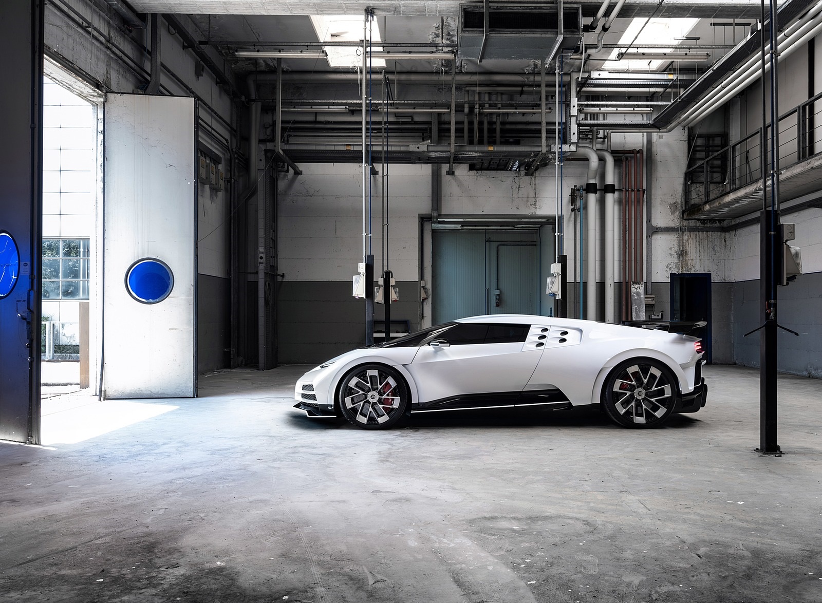 2020 Bugatti Centodieci Side Wallpapers (6)