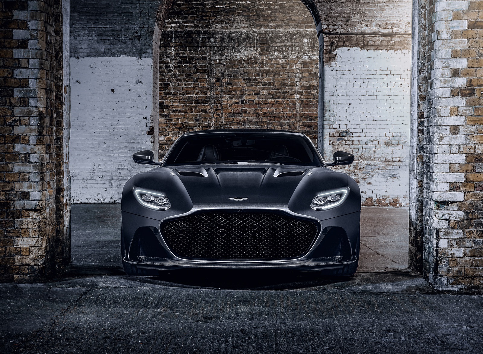 2021 Aston Martin DBS Superleggera 007 Edition Front Wallpapers (2)