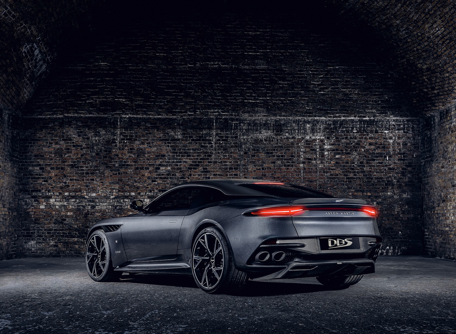 2021 Aston Martin DBS Superleggera 007 Edition Rear Three-Quarter Wallpapers #3 of 11