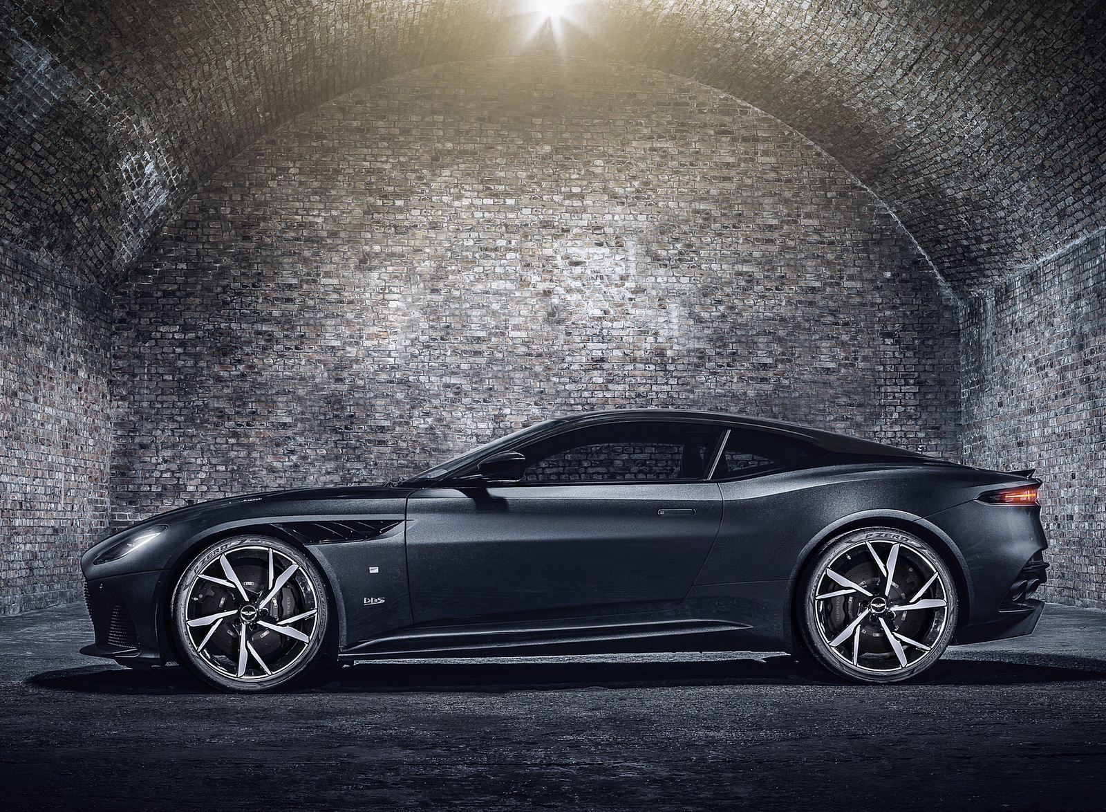 2021 Aston Martin DBS Superleggera 007 Edition Side Wallpapers (5)