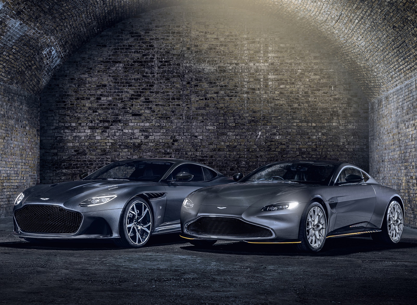 2021 Aston Martin Vantage 007 Edition and DBS Superleggera 007 Edition Wallpapers (6)