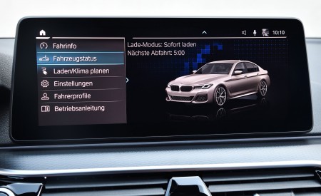 2021 BMW 545e xDrive Central Console Wallpapers  450x275 (78)