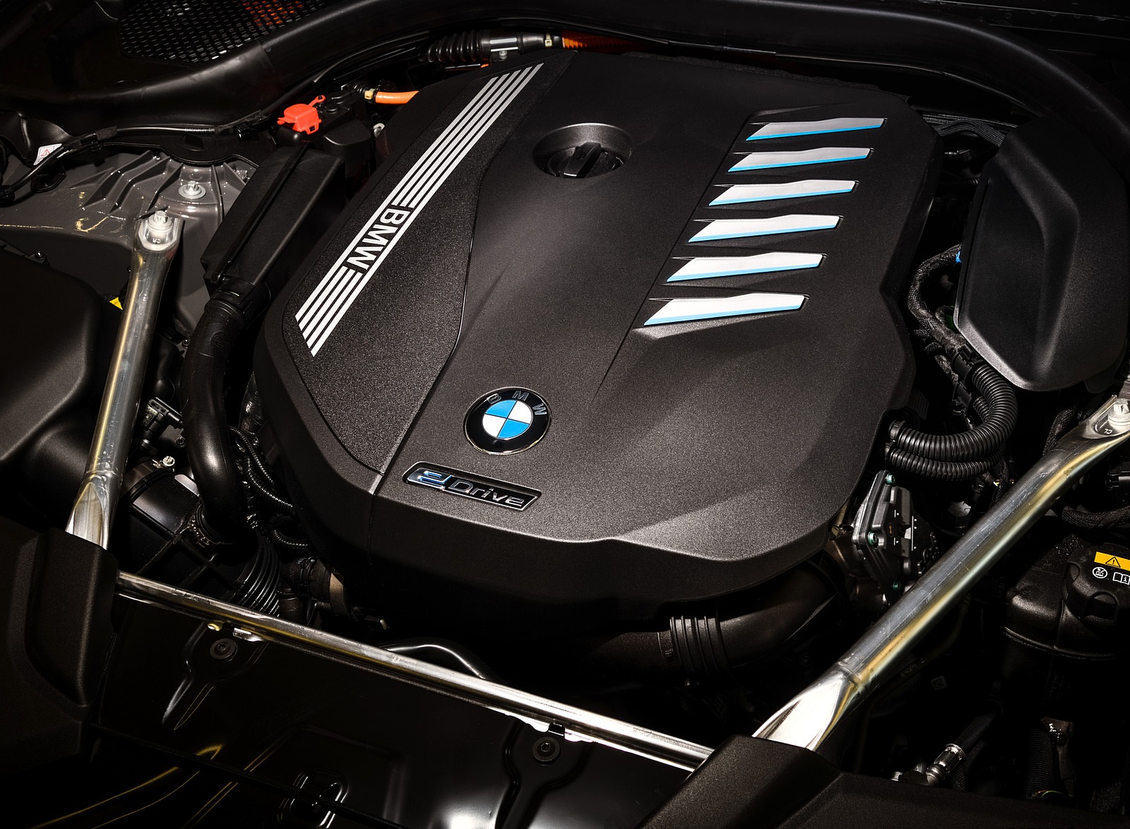 2021 BMW 545e xDrive Engine Wallpapers #68 of 90