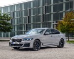 2021 BMW 545e xDrive Front Three-Quarter Wallpapers  150x120 (42)