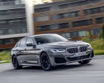 2021 BMW 545e xDrive Front Three-Quarter Wallpapers  150x120 (26)