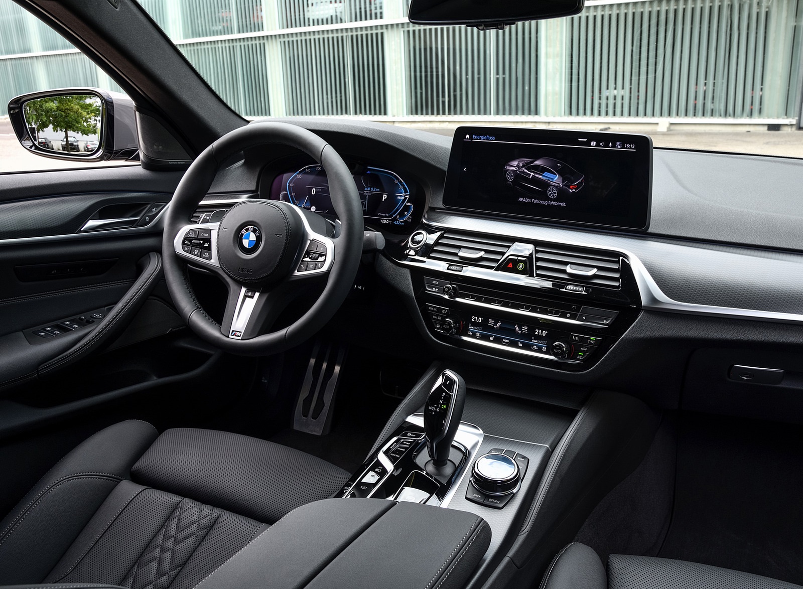 2021 BMW 545e xDrive Interior Wallpapers #72 of 90