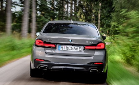 2021 BMW 545e xDrive Rear Wallpapers 450x275 (38)