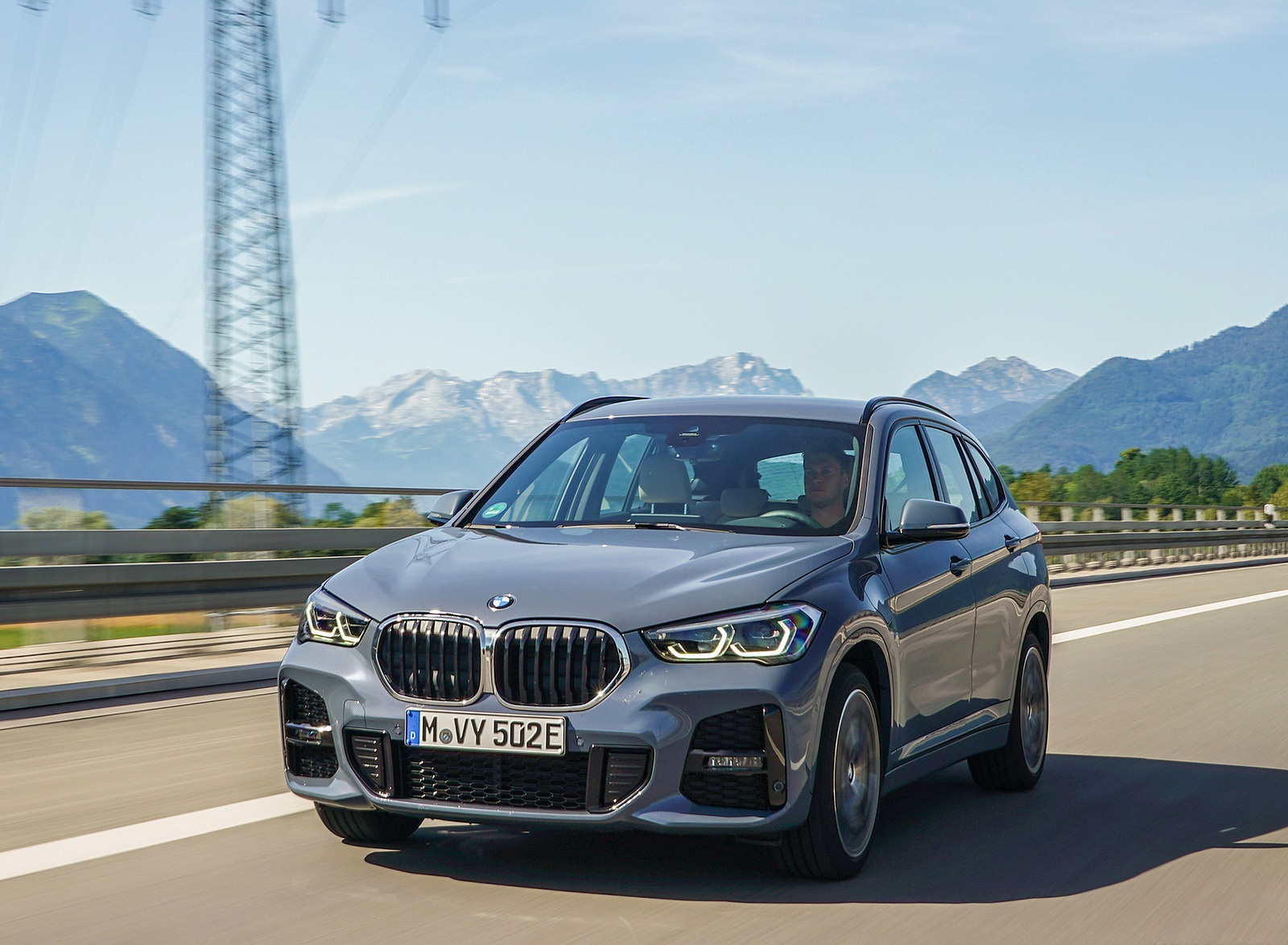 2021 BMW X1 xDrive25e Front Three-Quarter Wallpapers  (8)