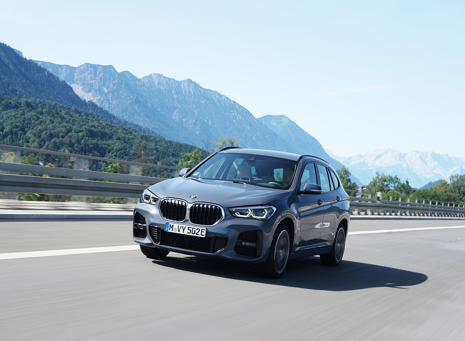 2021 BMW X1 xDrive25e Front Three-Quarter Wallpapers (9)