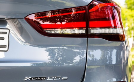 2021 BMW X1 xDrive25e Tail Light Wallpapers 450x275 (33)