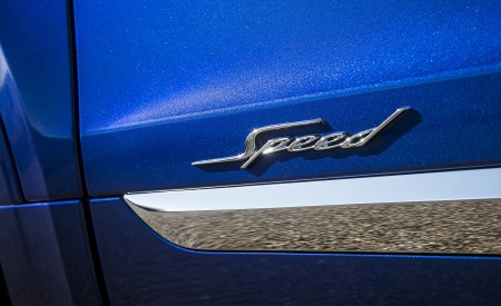 2021 Bentley Bentayga Speed Badge Wallpapers 450x275 (10)