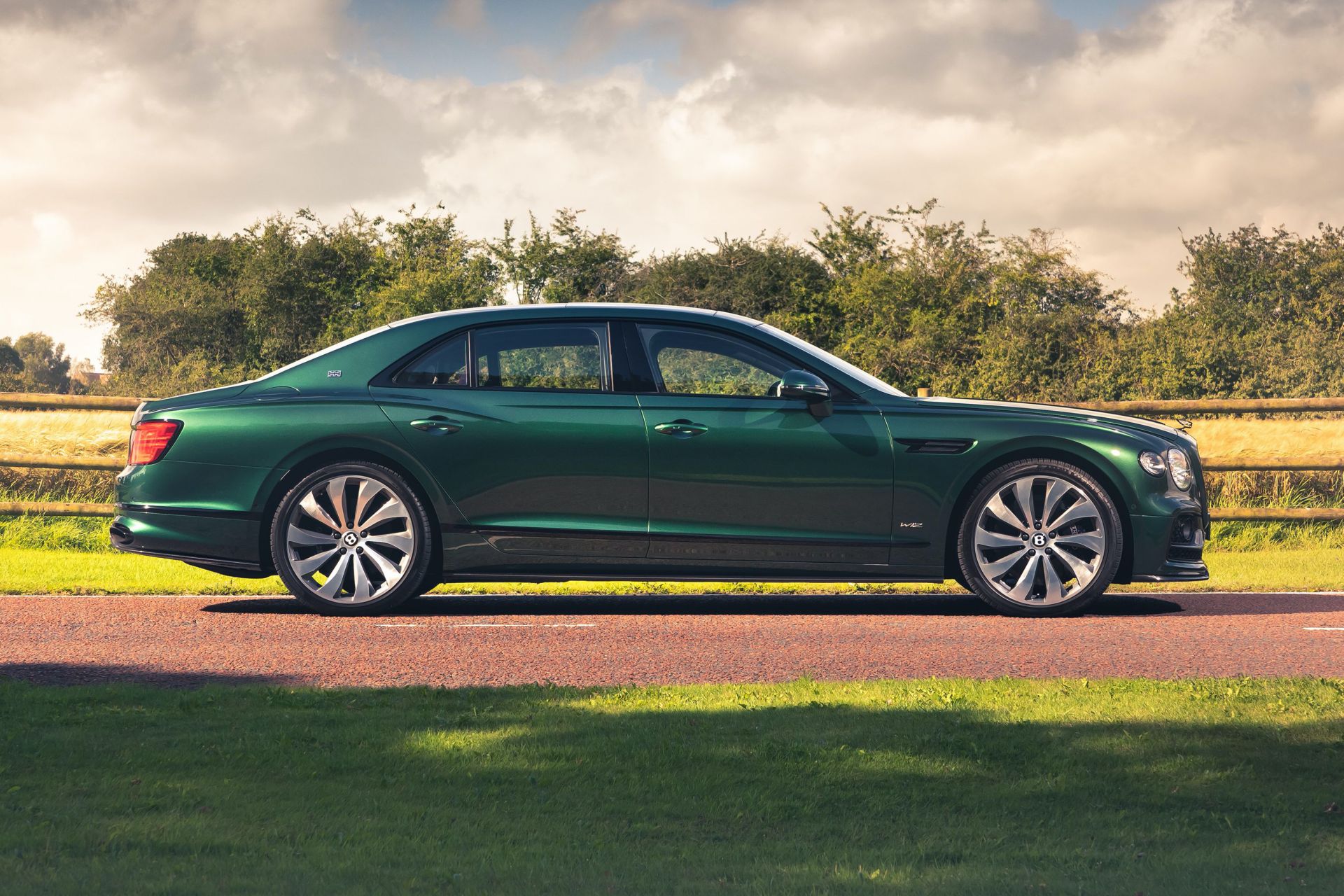 2021 Bentley Flying Spur Styling Specification Side Wallpapers (8)