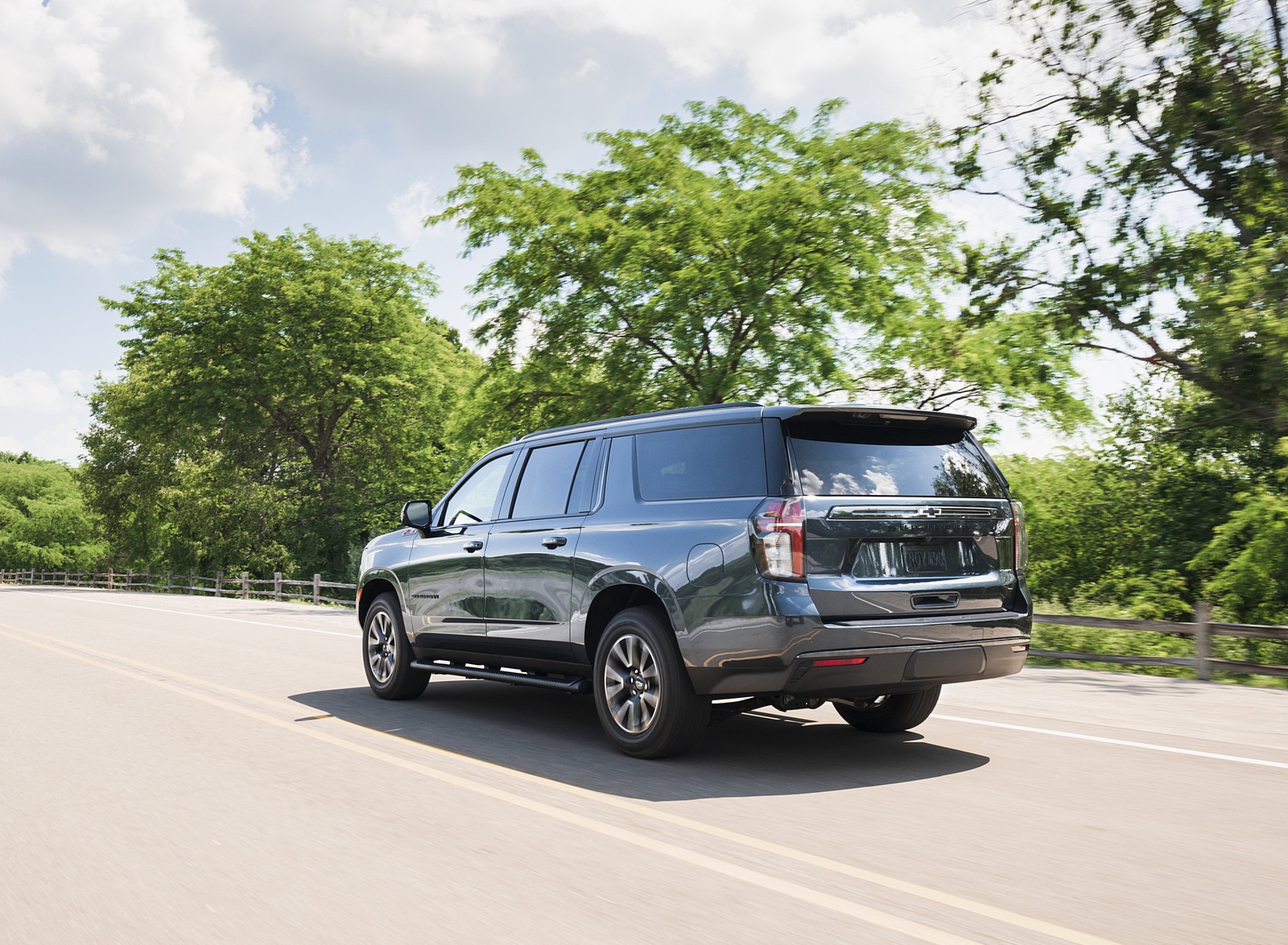 2021 Chevrolet Suburban Z71 Rear Three-Quarter Wallpapers (6)