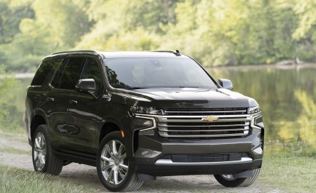 2021 Chevrolet Tahoe High Country Front Three-Quarter Wallpapers 450x275 (7)