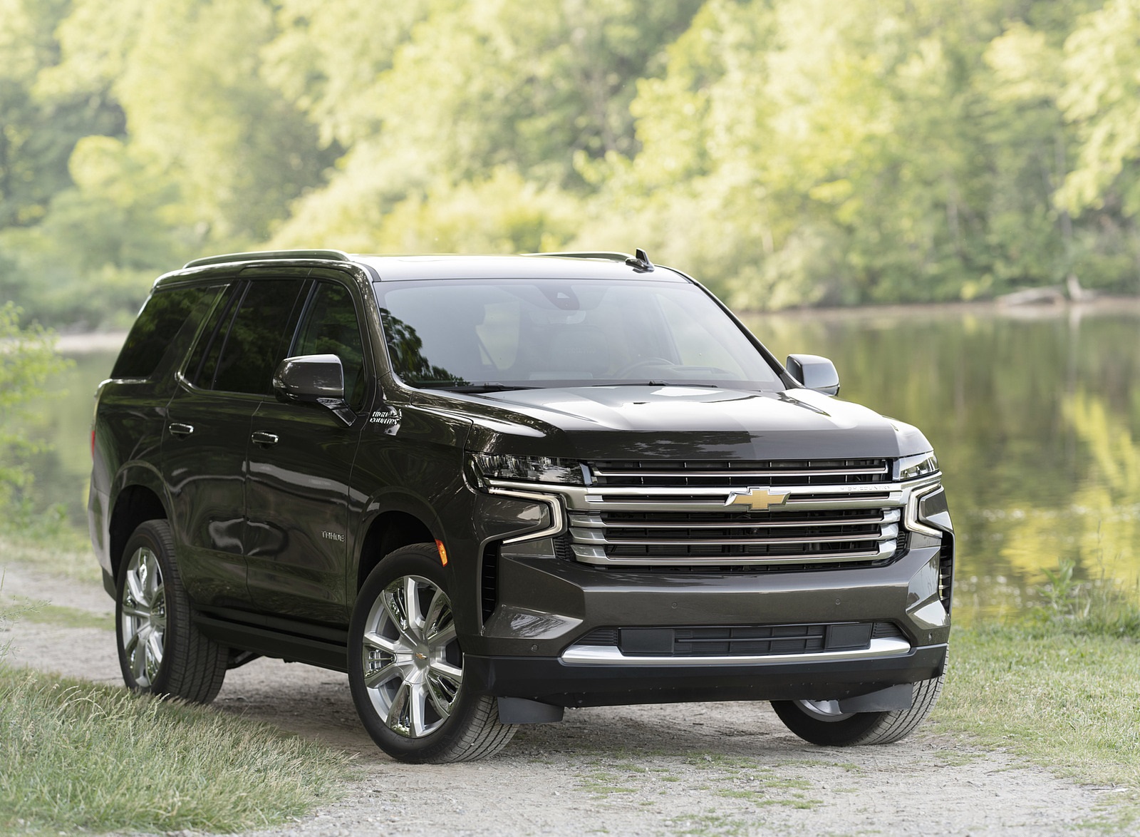 2021 Chevrolet Tahoe High Country Front Three-Quarter Wallpapers (7)