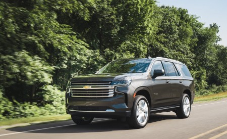 2021 Chevrolet Tahoe High Country Front Three-Quarter Wallpapers 450x275 (3)