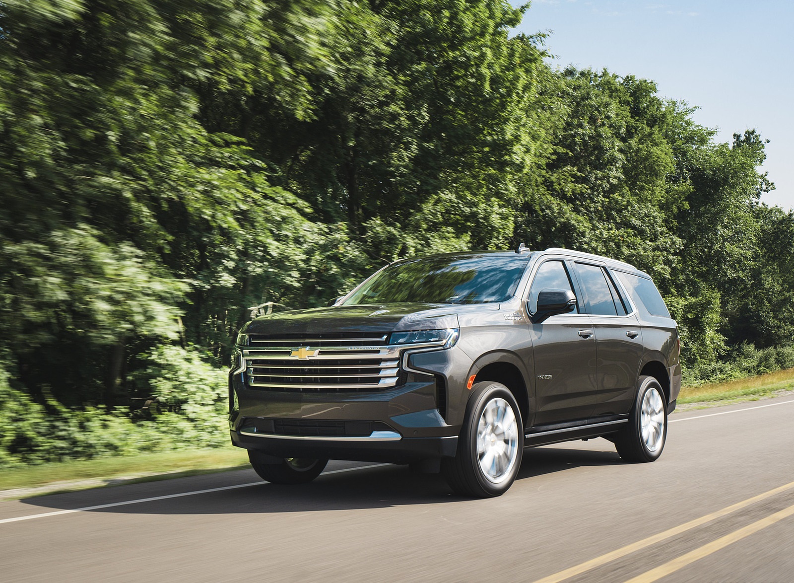 2021 Chevrolet Tahoe High Country Front Three-Quarter Wallpapers (3)