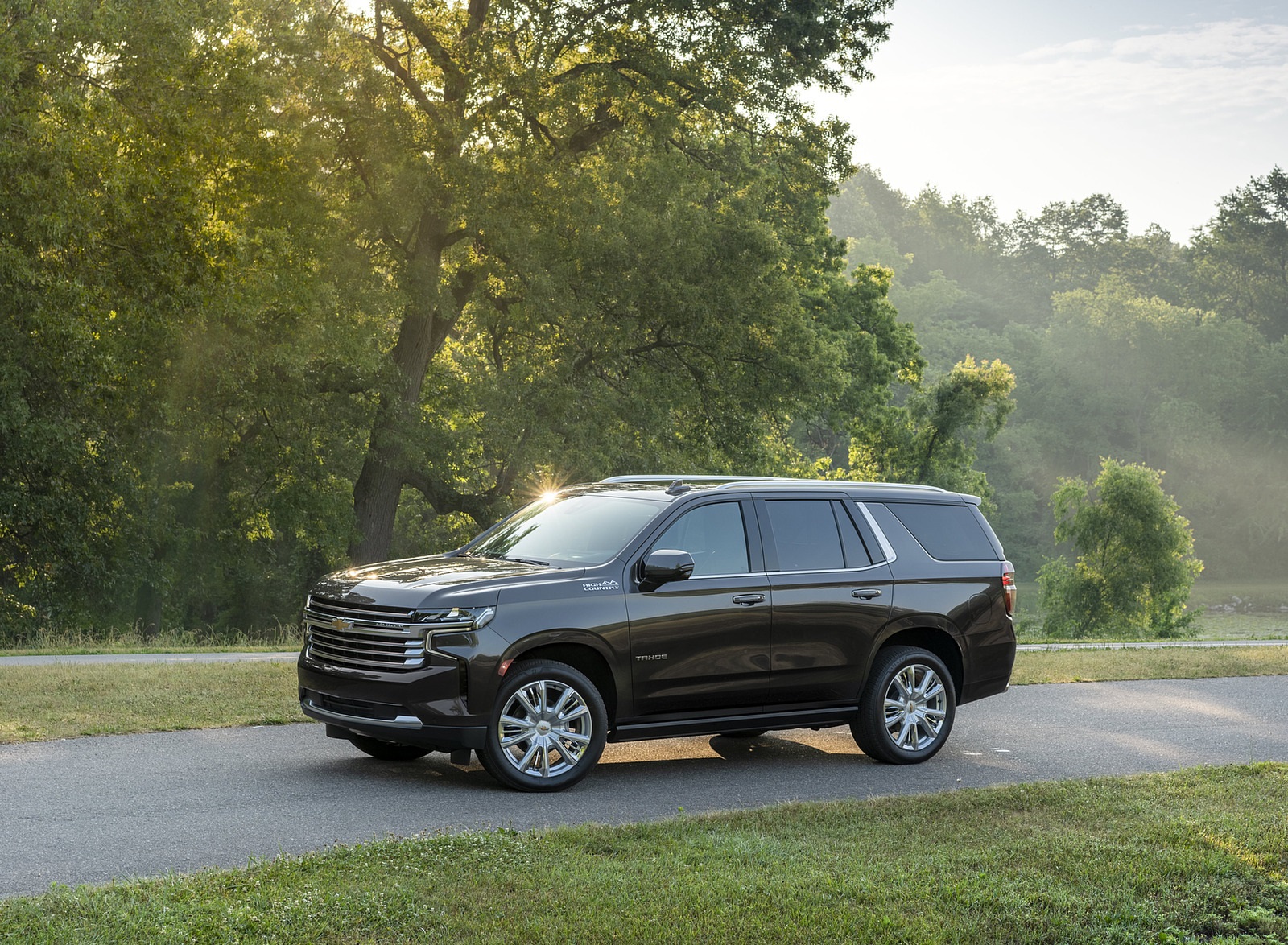 2021 Chevrolet Tahoe High Country Front Three-Quarter Wallpapers (9)