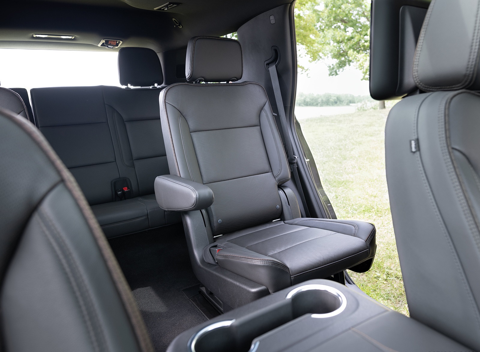 2021 Chevrolet Tahoe High Country Interior Rear Seats Wallpapers #20 of 23