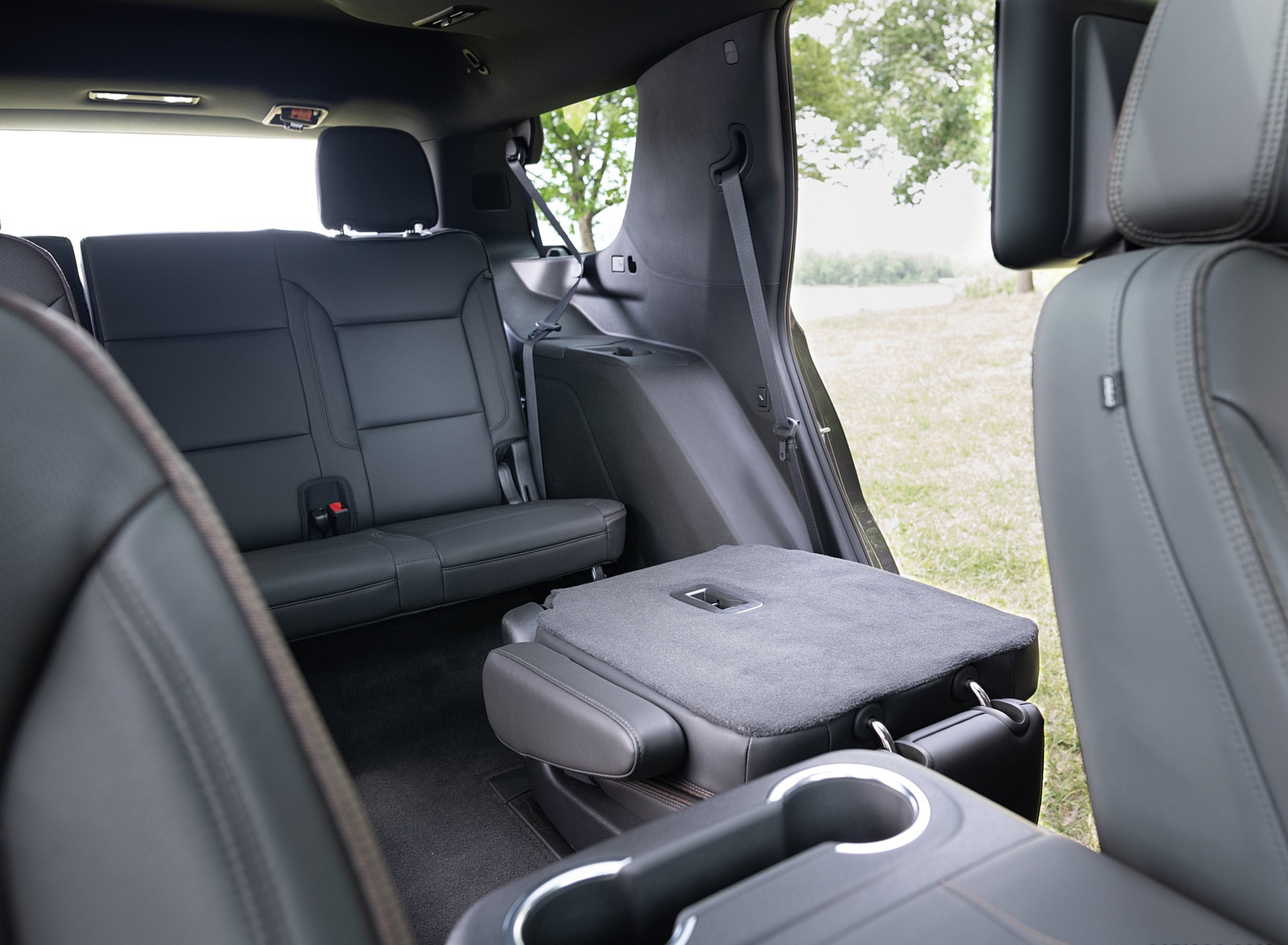 2021 Chevrolet Tahoe High Country Interior Seats Wallpapers #21 of 23