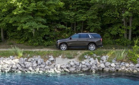 2021 Chevrolet Tahoe High Country Side Wallpapers 450x275 (13)