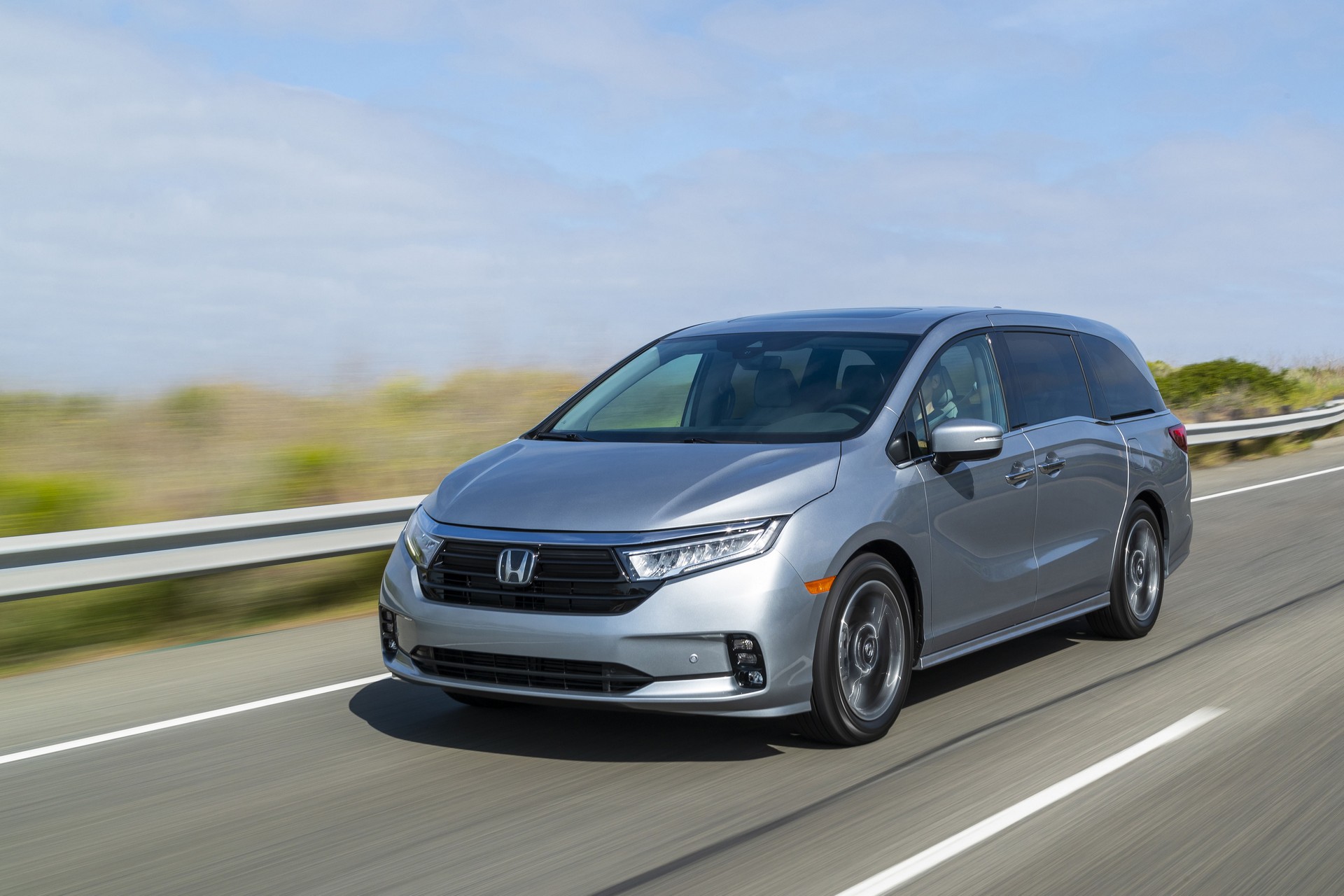 2021 Honda Odyssey Front Three-Quarter Wallpapers (8)