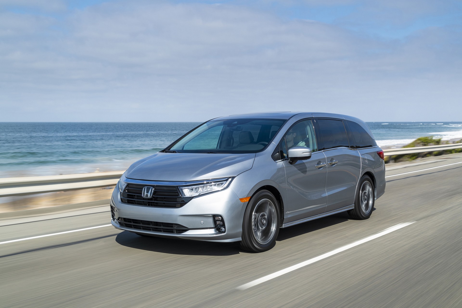 2021 Honda Odyssey Front Three-Quarter Wallpapers (9)