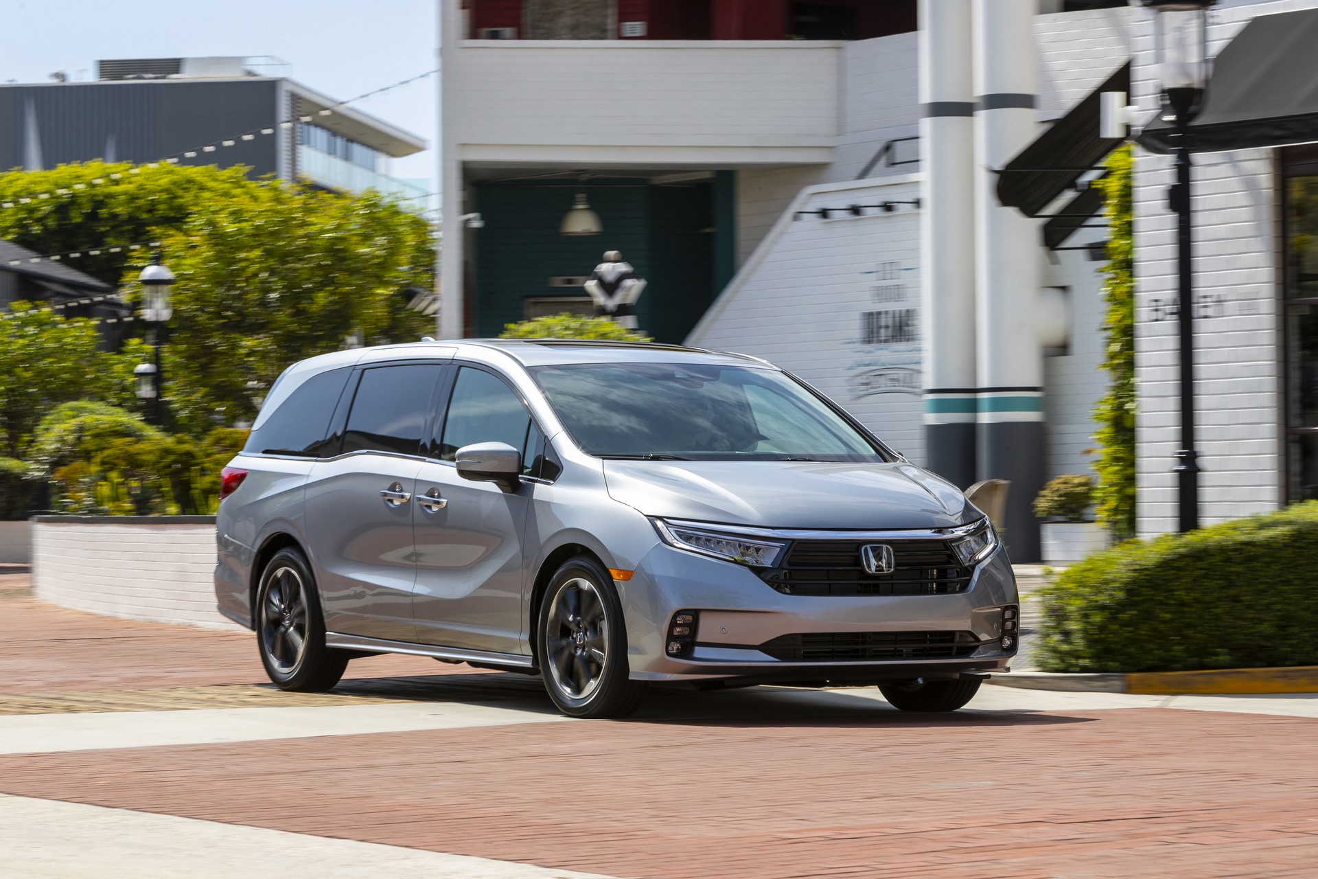 2021 Honda Odyssey Front Three-Quarter Wallpapers #10 of 113