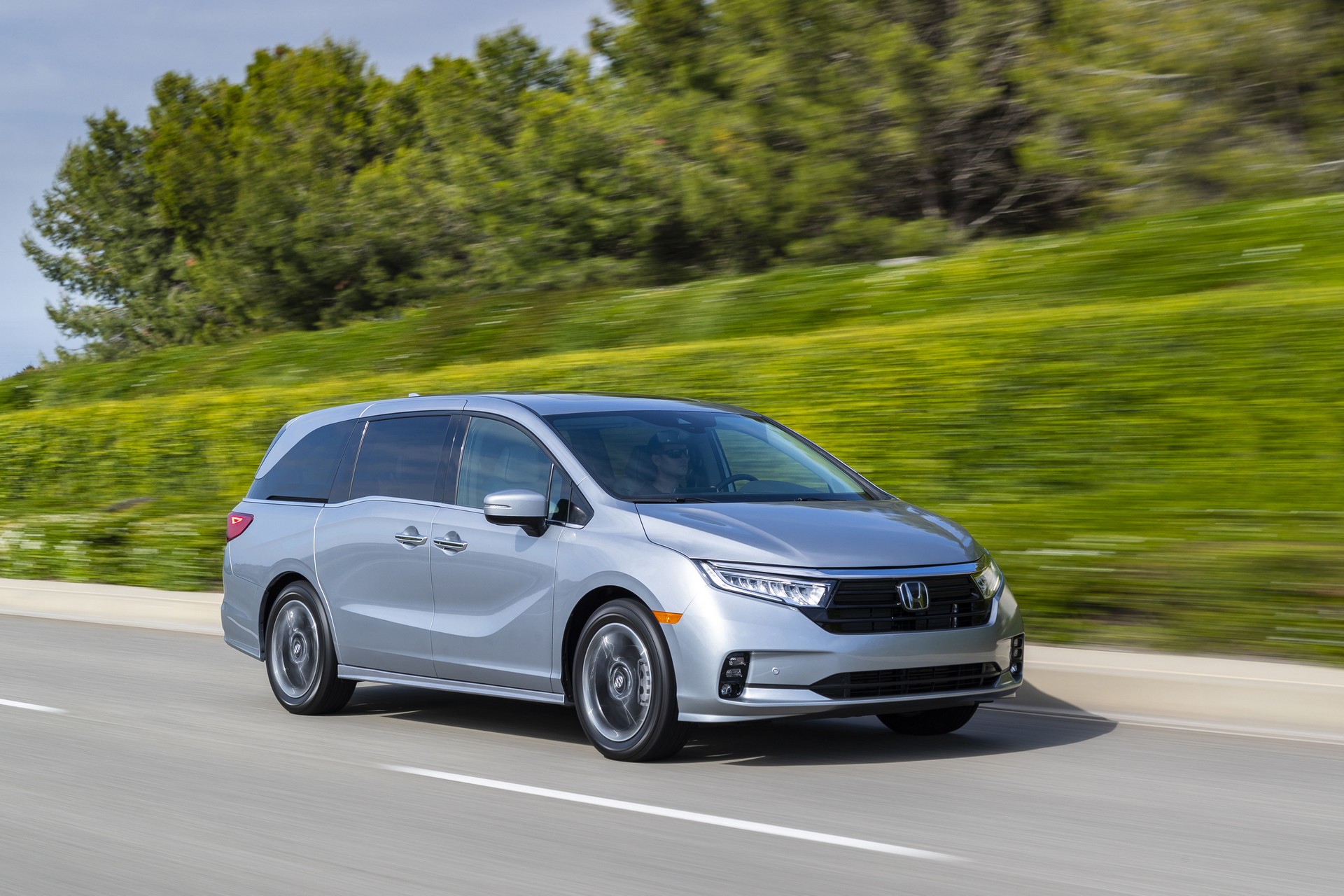 2021 Honda Odyssey Front Three-Quarter Wallpapers #5 of 113