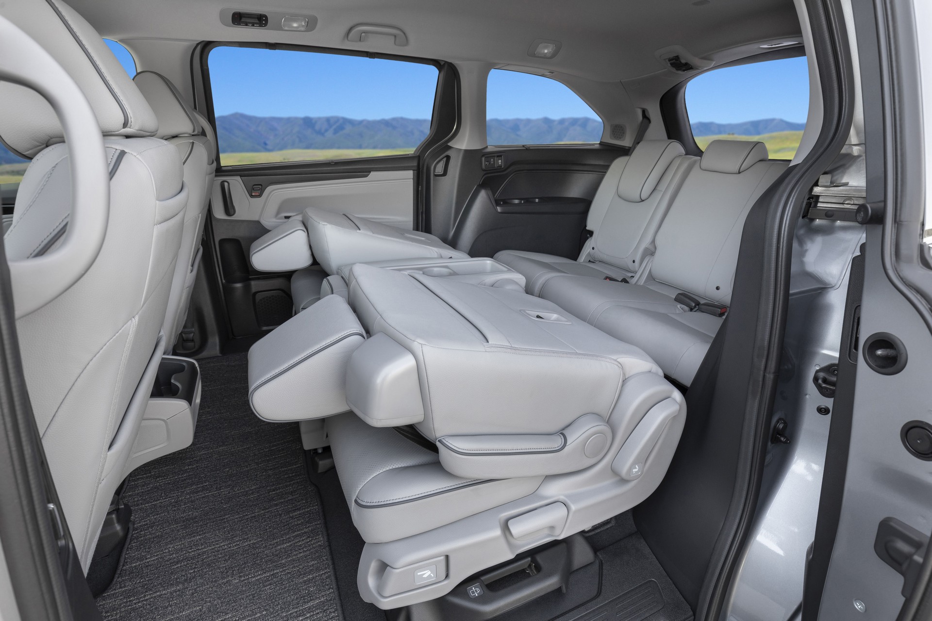 2021 Honda Odyssey Interior Rear Seats Wallpapers #87 of 113