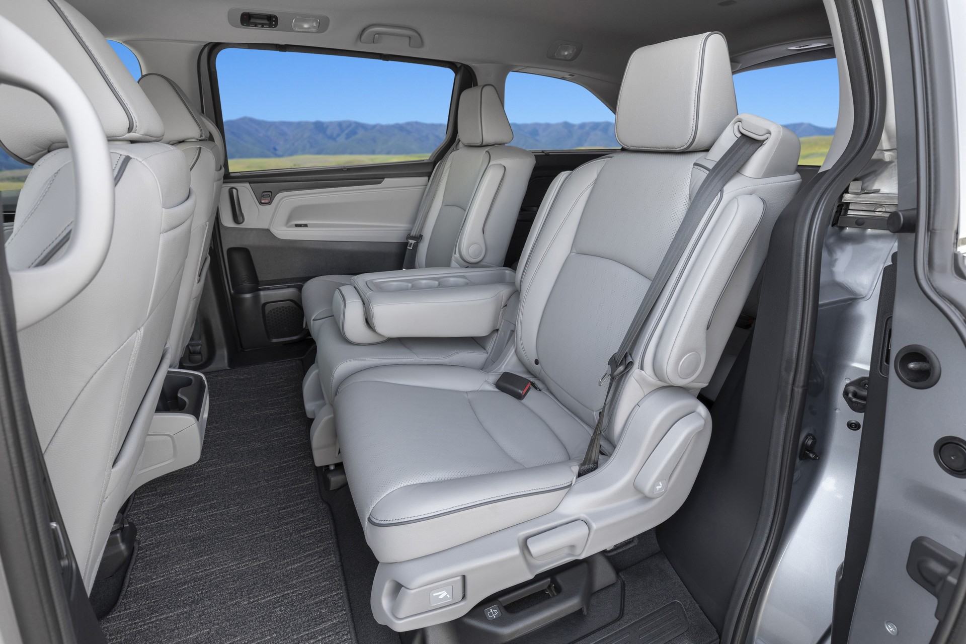 2021 Honda Odyssey Interior Rear Seats Wallpapers #89 of 113