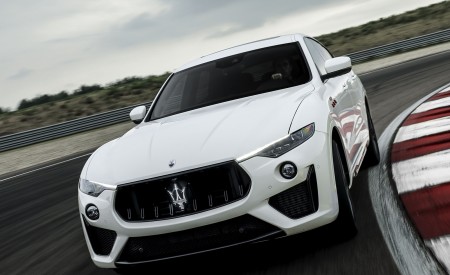 2021 Maserati Levante Trofeo Front Wallpapers 450x275 (2)
